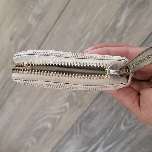 Wallet - Picture 4 of 7